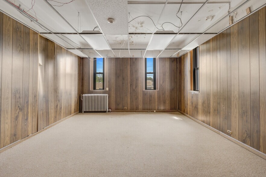 More Photos Of 330 Main St, Manchester Loft Creative Space For Sale