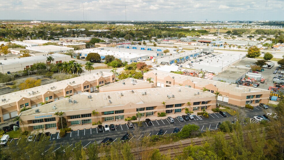 More Photos Of 20165-20199 NE 16th Pl, Miami Flex For Lease