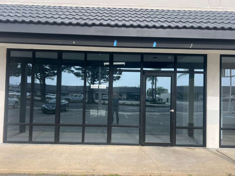 More Photos Of 1301-1307 E Edinger Ave, Santa Ana Showroom For Lease