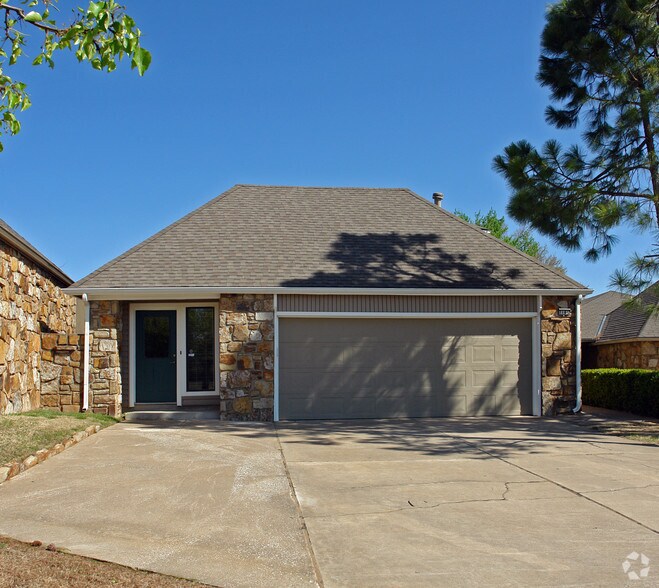 More Photos Of 7181 S Braden Ave, Tulsa Office For Lease