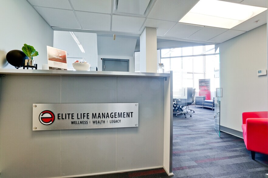 More Photos Of 2170 Main St, Sarasota Loft Creative Space For Sale