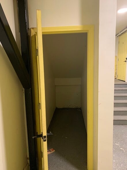 More Photos Of 3248 22nd St, San Francisco Storefront Retail Residential For Lease