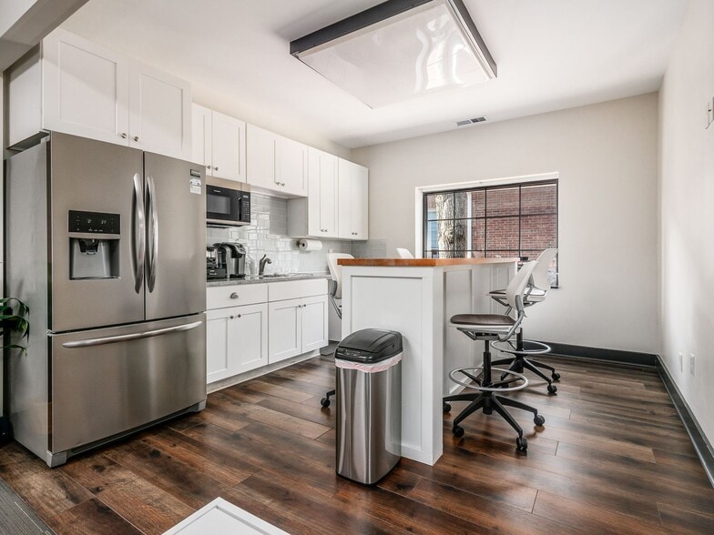 More Photos Of 1015 E Broad St, Columbus Office Residential For Sale