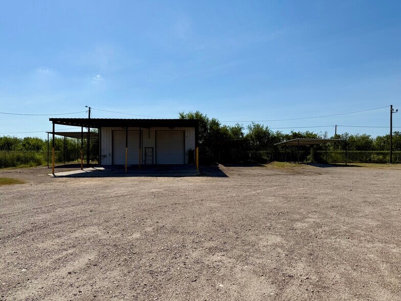 More Photos Of 906 Lincoln Ave, Robstown Industrial For Sale