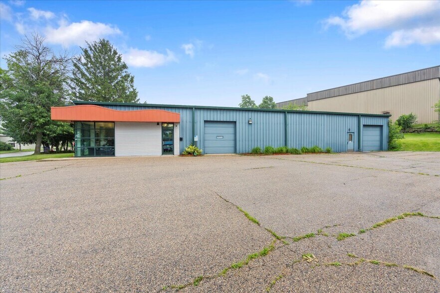More Photos Of 1225 Greenway Cross, Madison Flex For Sale