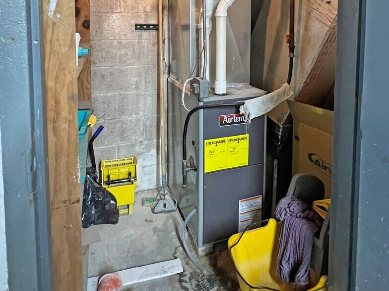 More Photos Of 711 Beaver Rd, Girard Warehouse For Sale