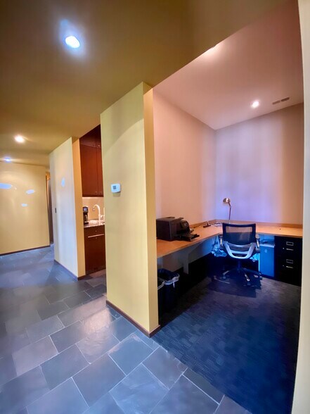 More Photos Of 1005 S 76th Ave, Omaha Medical For Lease