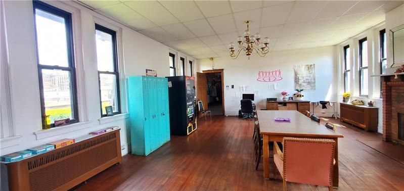 More Photos Of 704 Market St, Mckeesport Specialty For Sale