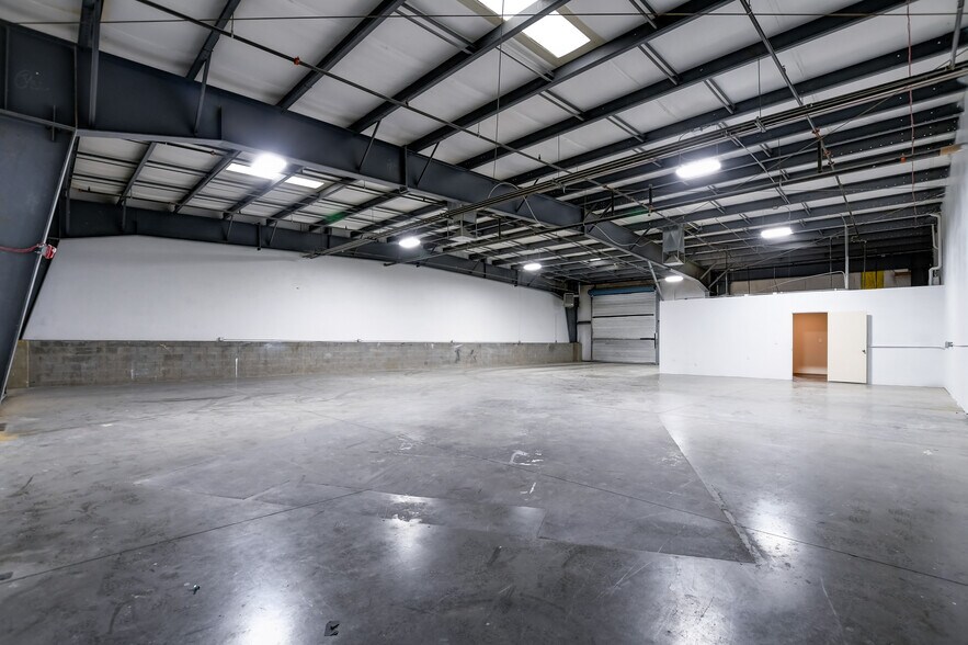 More Photos Of 9551 E Lorna Ln, Prescott Valley Warehouse For Lease