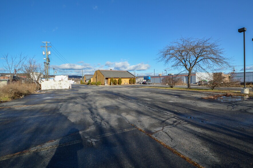 More Photos Of 59 S Wyoming Ave, Edwardsville Freestanding For Lease