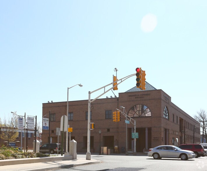 More Photos Of 6 N Broad St, Woodbury Office For Lease