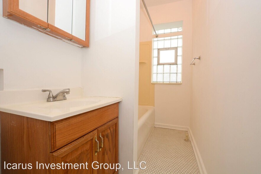 More Photos Of 6237-6245 S Kedzie Ave, Chicago Multifamily For Sale