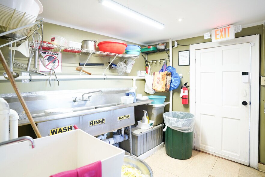 More Photos Of 325 W 7th St, Frederick Storefront Retail Office For Sale