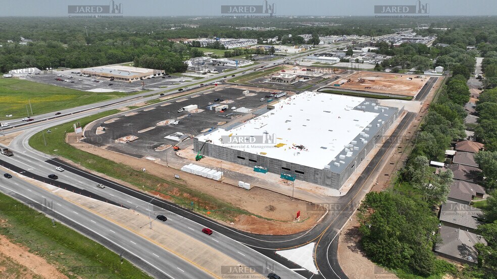 More Photos Of 3444 W Sunshine St, Springfield Storefront For Lease