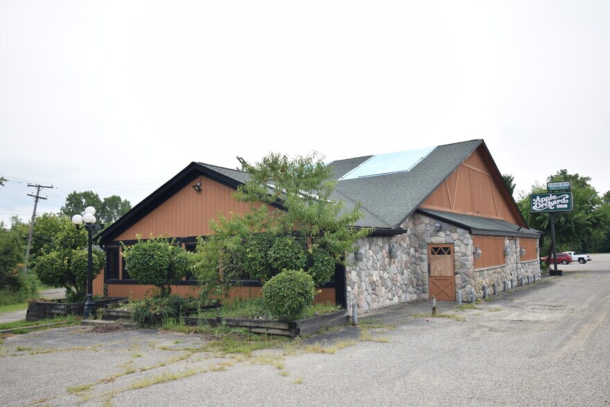 Primary Photo Of 62840 Van Dyke Rd, Washington Restaurant For Sale