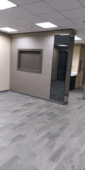 More Photos Of 1015 Crocker St, Los Angeles Storefront For Sale