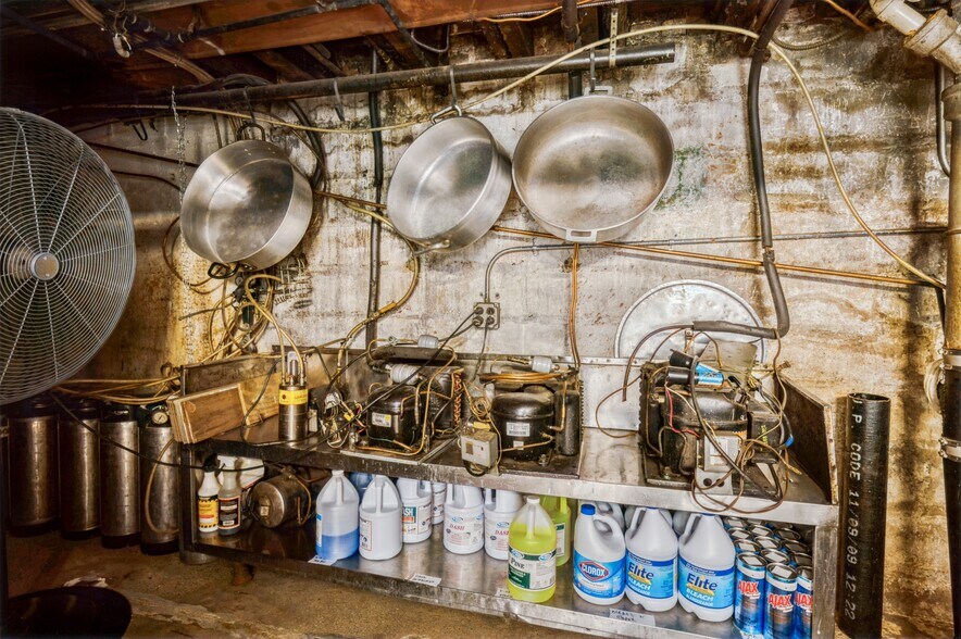 More Photos Of 9529 Sutphin Blvd, Jamaica Restaurant For Sale