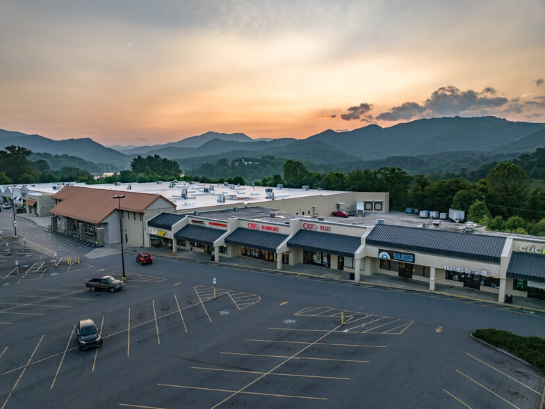 Primary Photo Of 177-297 Paragon Pky, Waynesville Freestanding For Lease