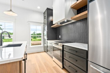 More Photos Of 580 Pride Ave, Auburn Specialty For Sale