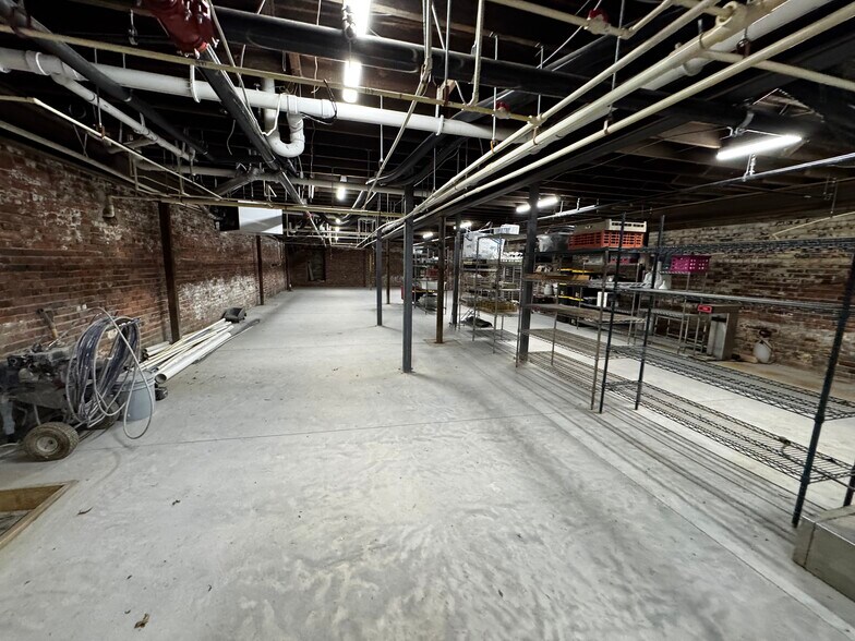 More Photos Of 1100 Main St, Newberry Restaurant For Sale