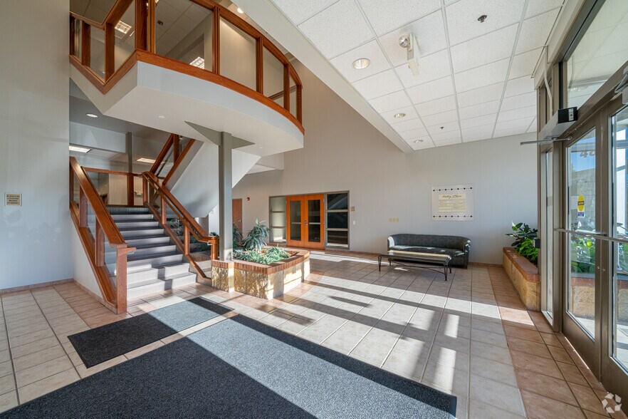 More Photos Of 4800 Olson Memorial Hwy, Golden Valley Office For Lease