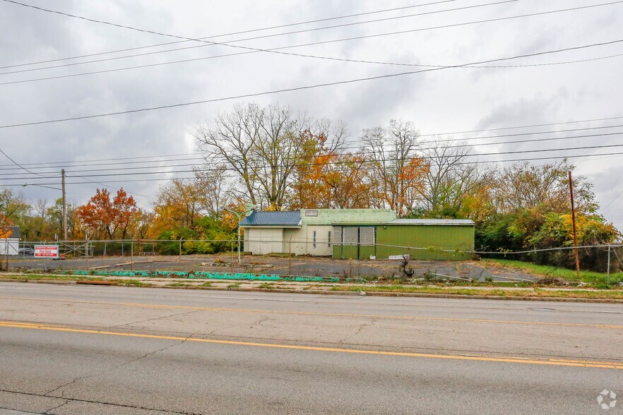 More Photos Of 2135 N Gettysburg Ave, Dayton Freestanding For Sale