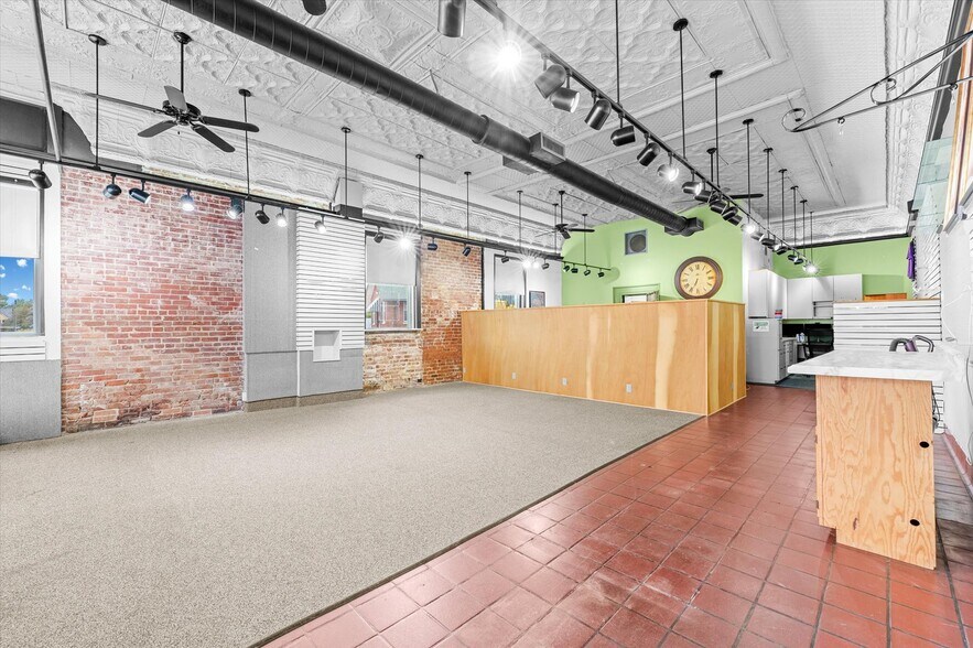 More Photos Of 101 E Sangamon Ave, Rantoul Storefront Retail Office For Sale