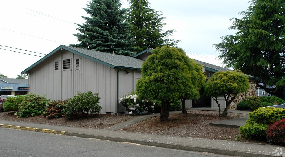 More Photos Of 1060 Chambers St, Eugene Medical For Sale