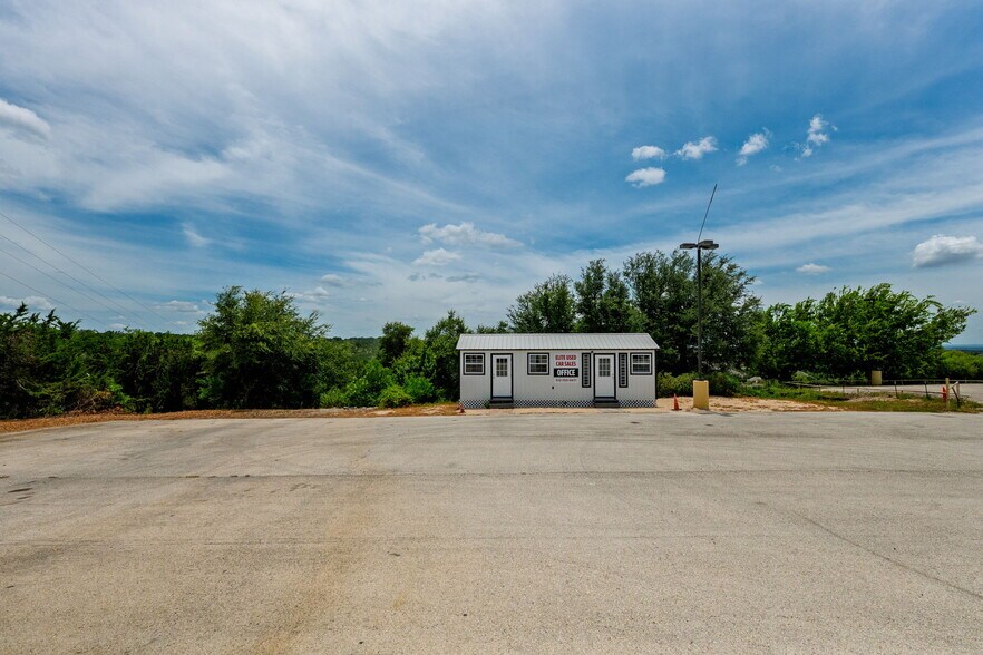 More Photos Of 21601 State Highway 71 W, Spicewood Land For Lease