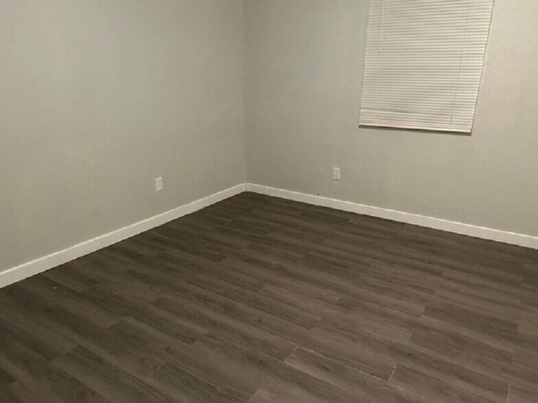 More Photos Of 1301 Pine St, Texarkana Apartments For Sale