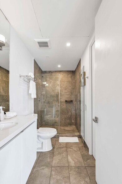 More Photos Of 538 Meridian Ave, Miami Beach Hospitality For Sale