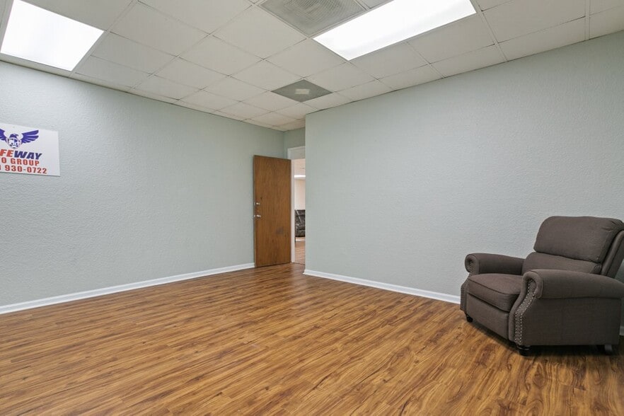 More Photos Of 6701 Beach Blvd, Jacksonville Freestanding For Lease