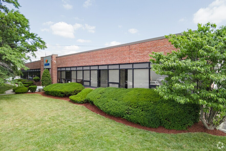 Primary Photo Of 375 North St, Teterboro Warehouse For Lease