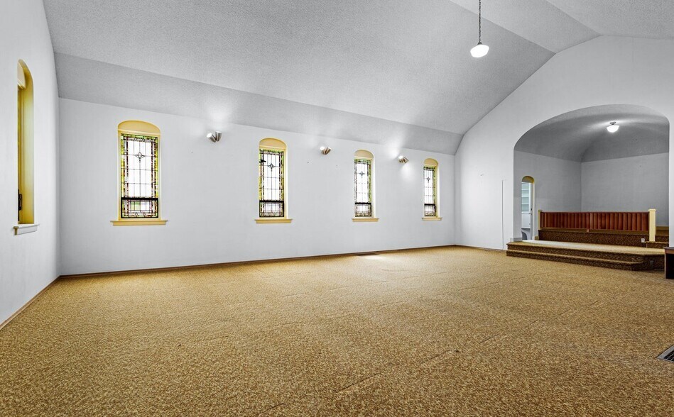 More Photos Of 720 Franklin Rd, Tieton Religious Facility For Sale