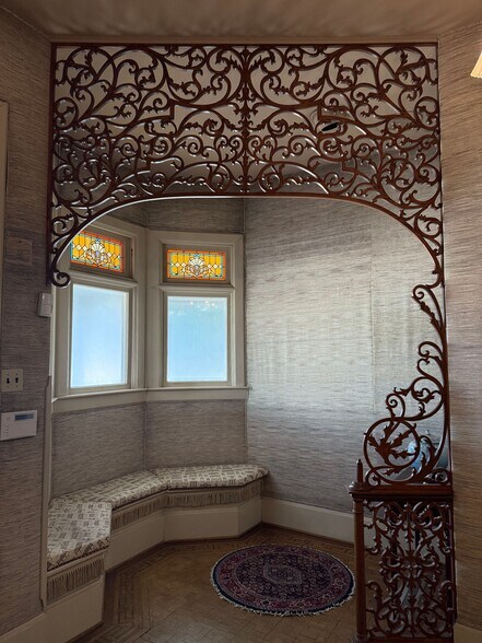 More Photos Of 1201 Griffin St W, Dallas Office For Sale