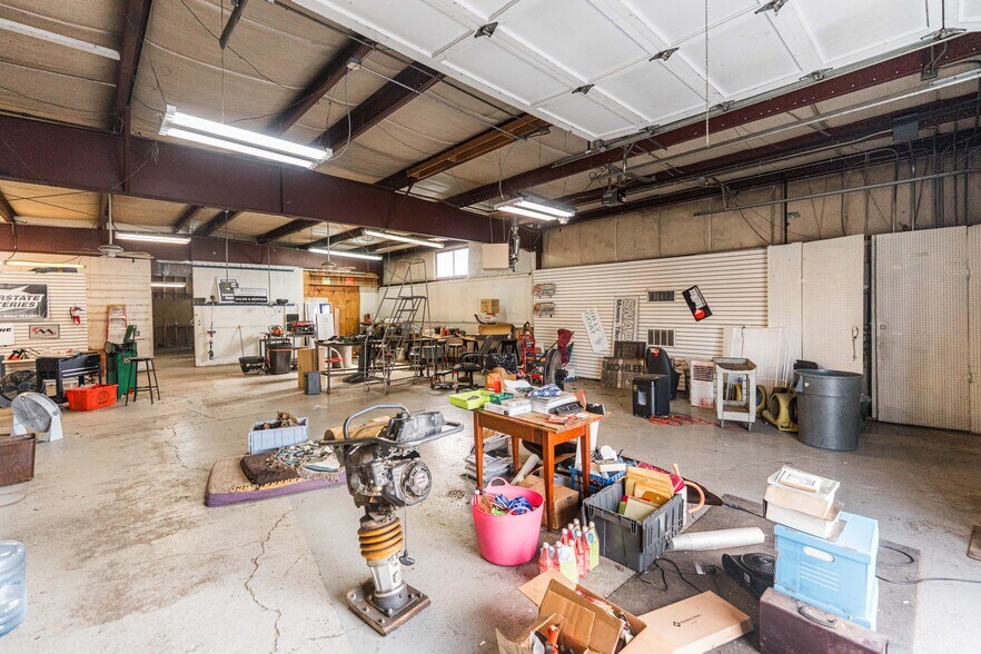 More Photos Of 560 S River St, Batavia Warehouse For Sale