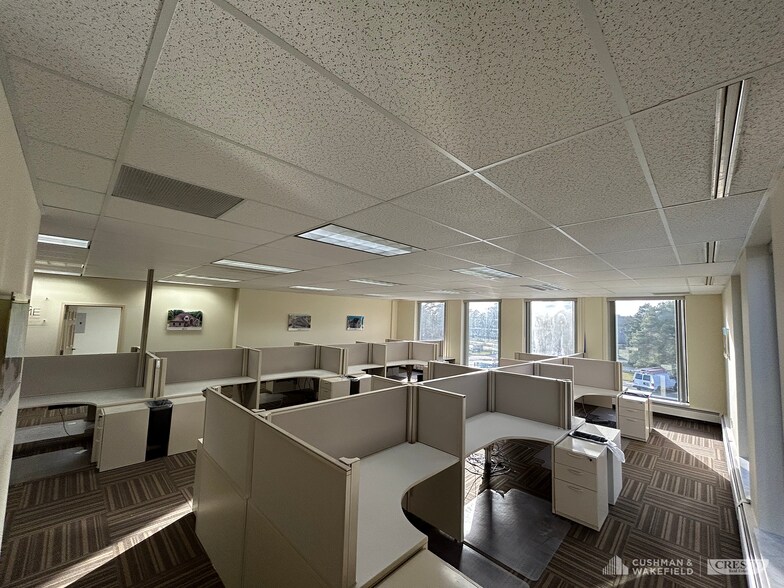 More Photos Of 13500-13550 Falling Water Rd, Strongsville Office For Sale