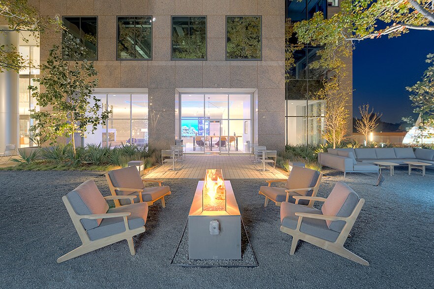 More Photos Of 5646 Milton St, Dallas Loft Creative Space For Lease