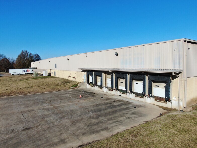 More Photos Of 974 W Main St, Alamo Manufacturing For Lease