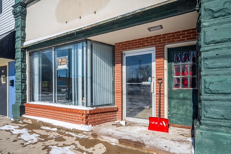 More Photos Of 153 Washington Sq, Bucyrus General Retail For Sale