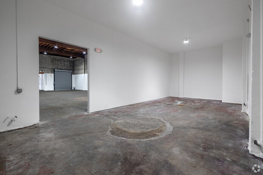 More Photos Of 5701-5709 S San Pedro St, Los Angeles Manufacturing For Sale