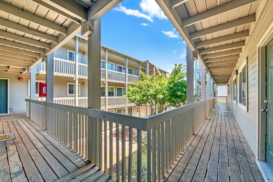 More Photos Of 2520 Hyacinth St NE, Salem Apartments For Sale