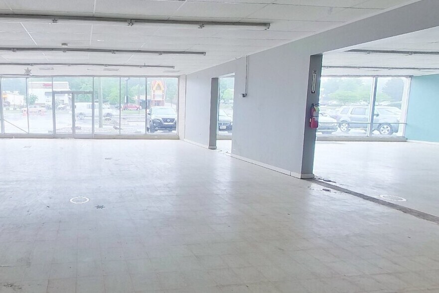More Photos Of 1070-1076 Patton Ave, Asheville Storefront Retail Office For Lease
