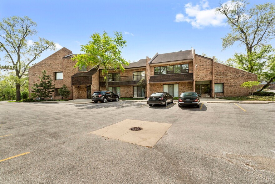 More Photos Of 501 W Ogden Ave, Hinsdale Medical For Sale