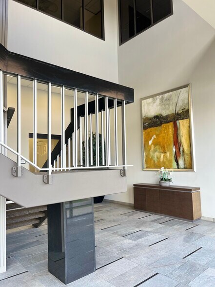 More Photos Of 5702 S Staples, Corpus Christi Unknown For Lease