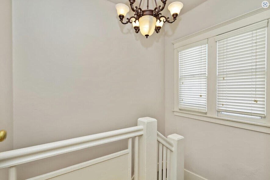 More Photos Of 625 E Broadway, Long Beach Apartments For Sale