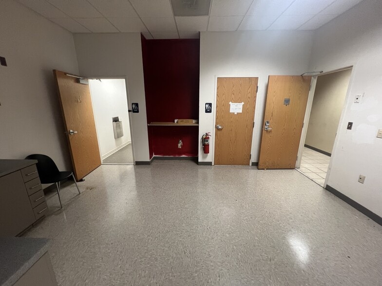 More Photos Of 8217 Mall Pky, Lithonia General Retail For Sale