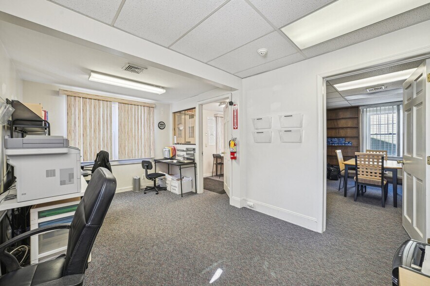 More Photos Of 188 Newark Pompton Tpke, Little Falls Office Residential For Sale