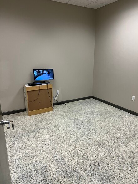 More Photos Of 14 Oak Forest Rd, Bluffton Medical For Sale