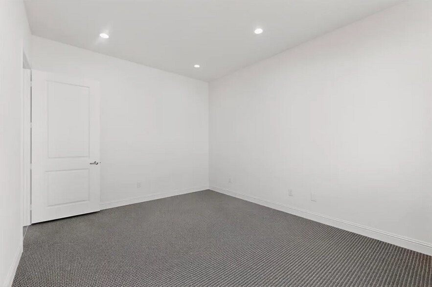 More Photos Of 3951 Alma Rd, McKinney Office For Lease